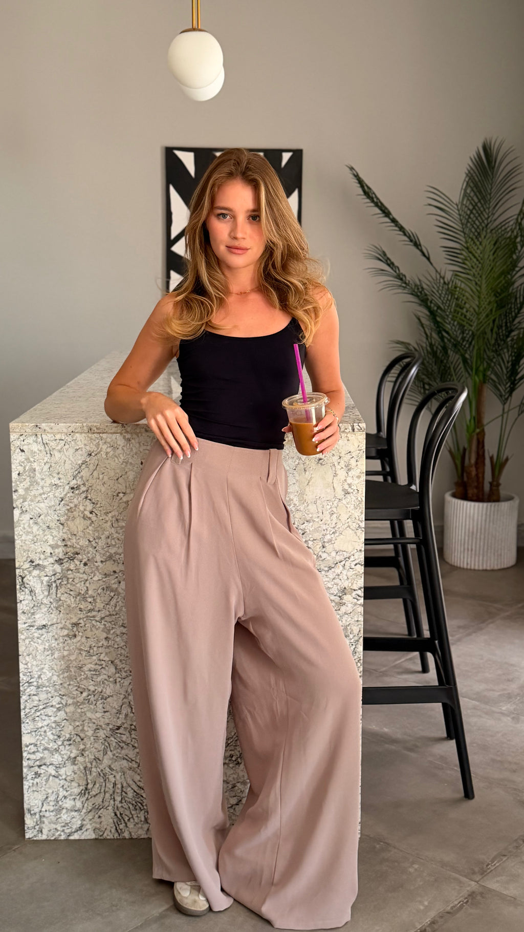 Elegant Wide-Leg Pants - Beige